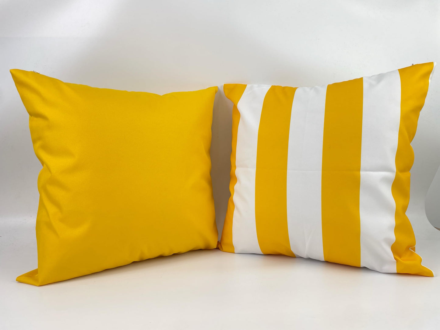 zic-outdpillow-yellow_25-123c