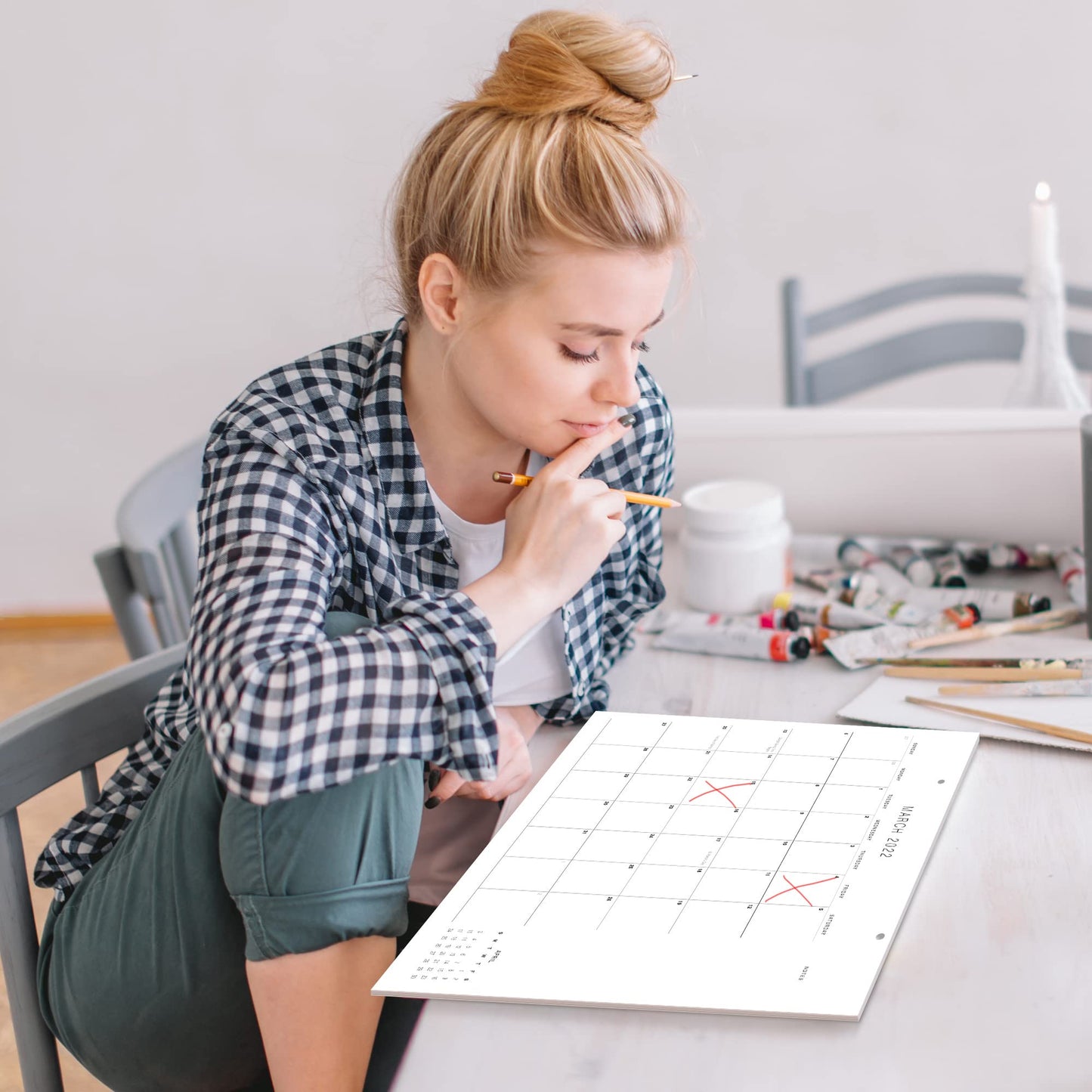 Beautiful Desk Calendar - Runs from January 2022 until July 2023-17"x11" Minimalistic Office Desktop/Wall Calendar for Easy Planning