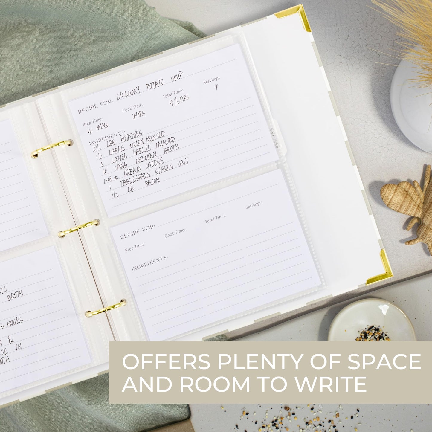 Aesthetic Recipe Binder with Checker Design - The Perfect Recipe Book with Plastic Sleeves to Write in Your Own Recipes - Quality Blank Cookbook Binder to Organize Your Recipes - Recipe Cards incl.