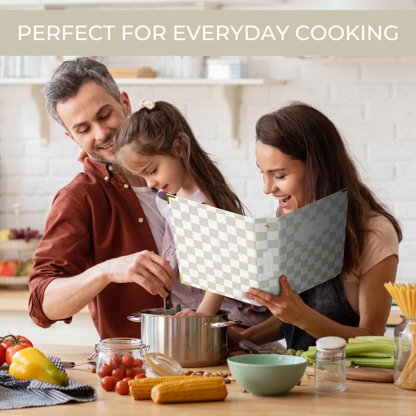 Aesthetic Recipe Binder with Checker Design - The Perfect Recipe Book with Plastic Sleeves to Write in Your Own Recipes - Quality Blank Cookbook Binder to Organize Your Recipes - Recipe Cards incl.