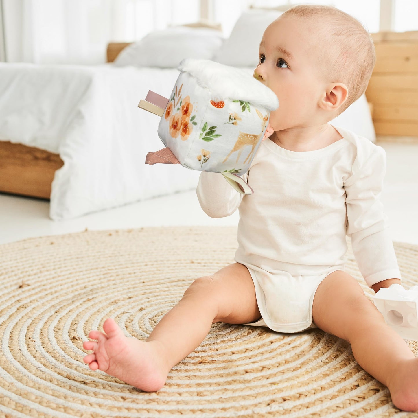 Soft Toy Block with Wooden Ring for Babies 0-3 and 0-6 Months - The Perfect High Contrast Activity Cube & Teething Toy with Tummy Time Mirror for Newborns - A Fun Sensory & Development Gift