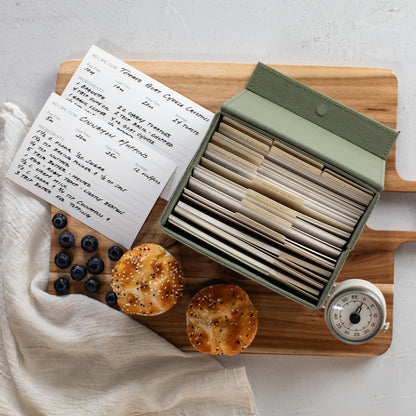 Beautiful Linen Recipe Box Set - Incl. 50x 4x6 inch Recipe Cards and Matching Dividers to Easily Organize Up to 250 Recipes - A Sturdy Card Holder And Great Gift that Perfectly Fits into Any Kitchen